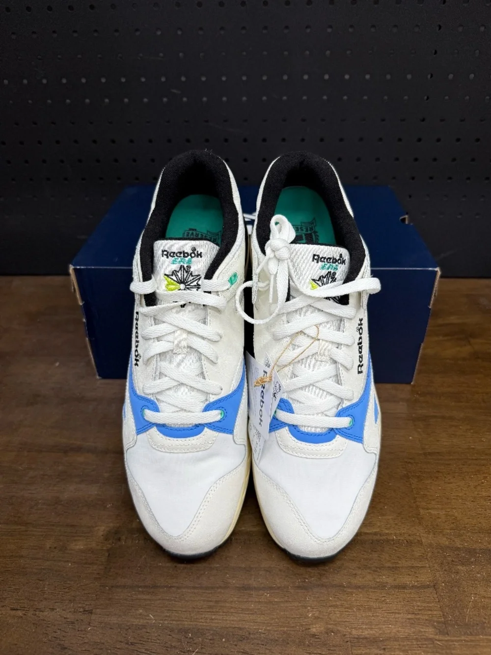 New W/ Box! Men's Reebok ERS 4000 'Chalk Kinetic Blue' White Cream Sneakers